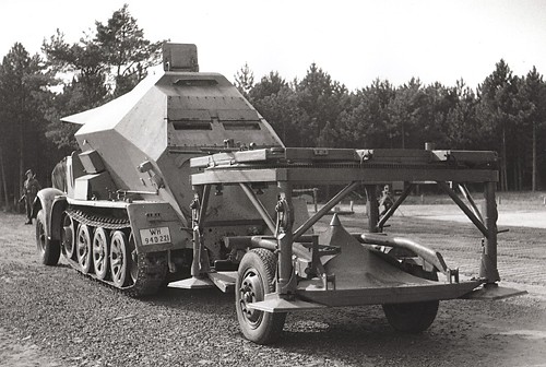 Sd.Kfz.7/3 Feuerleitpanzer fur V-2 Raketen (V-2 Rocket Command Vehicle) title=